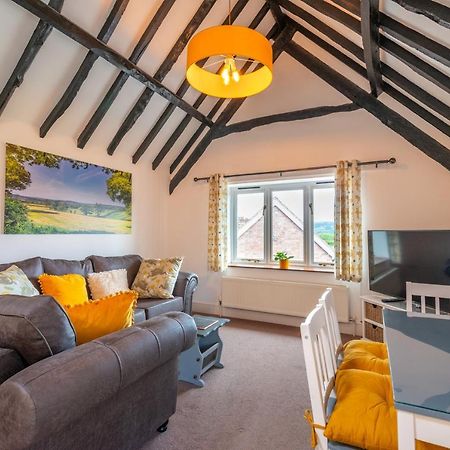 Valley Farm Holiday Cottages Аксминстър Екстериор снимка