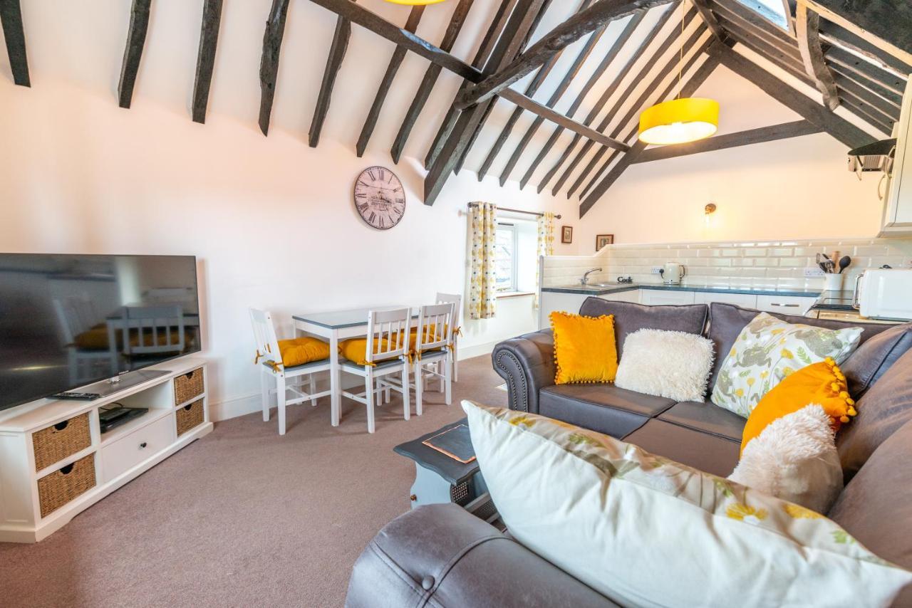 Valley Farm Holiday Cottages Аксминстър Екстериор снимка