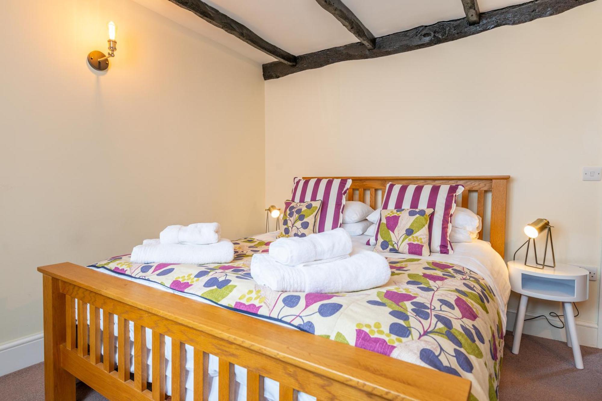 Valley Farm Holiday Cottages Аксминстър Стая снимка